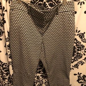 Womens skinny pants white and black, size 14